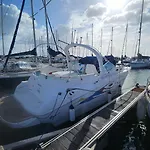 Botel Expo Barco Lancha H33 *