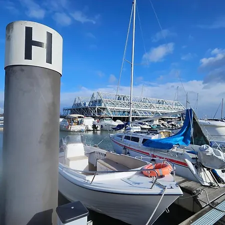 Botel Expo Barco Lancha H33 *