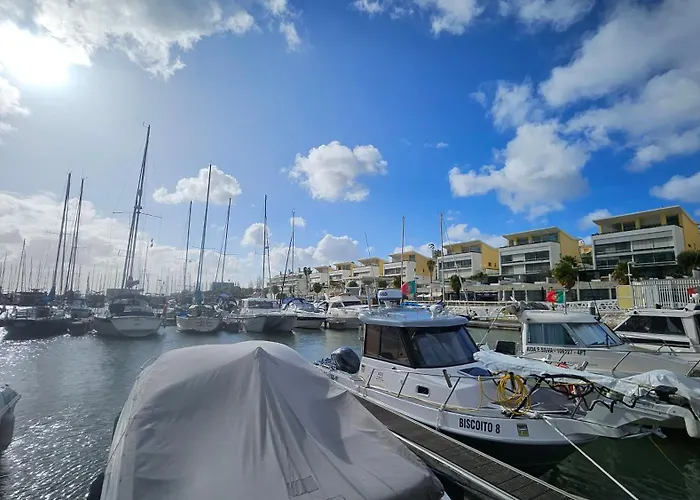 Botel Expo Barco Lancha H33 *