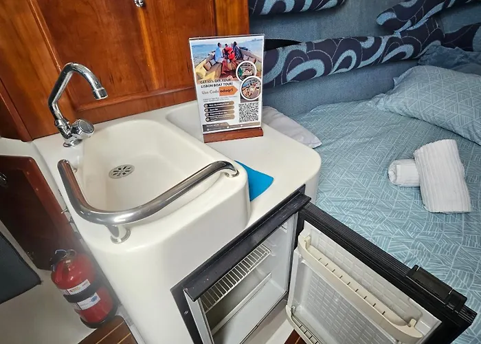 Expo Barco Lancha H33 Πλωτό κατάλυμα