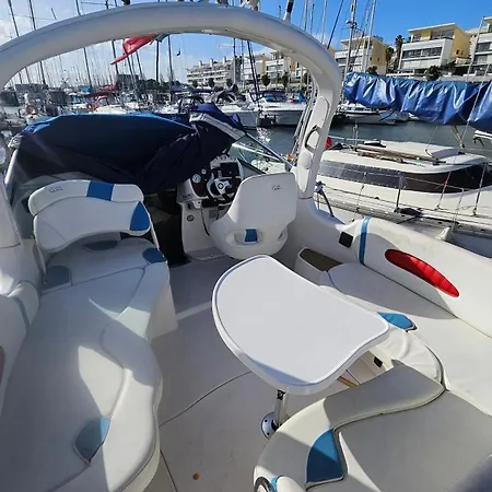 Botel Expo Barco Lancha H33 *